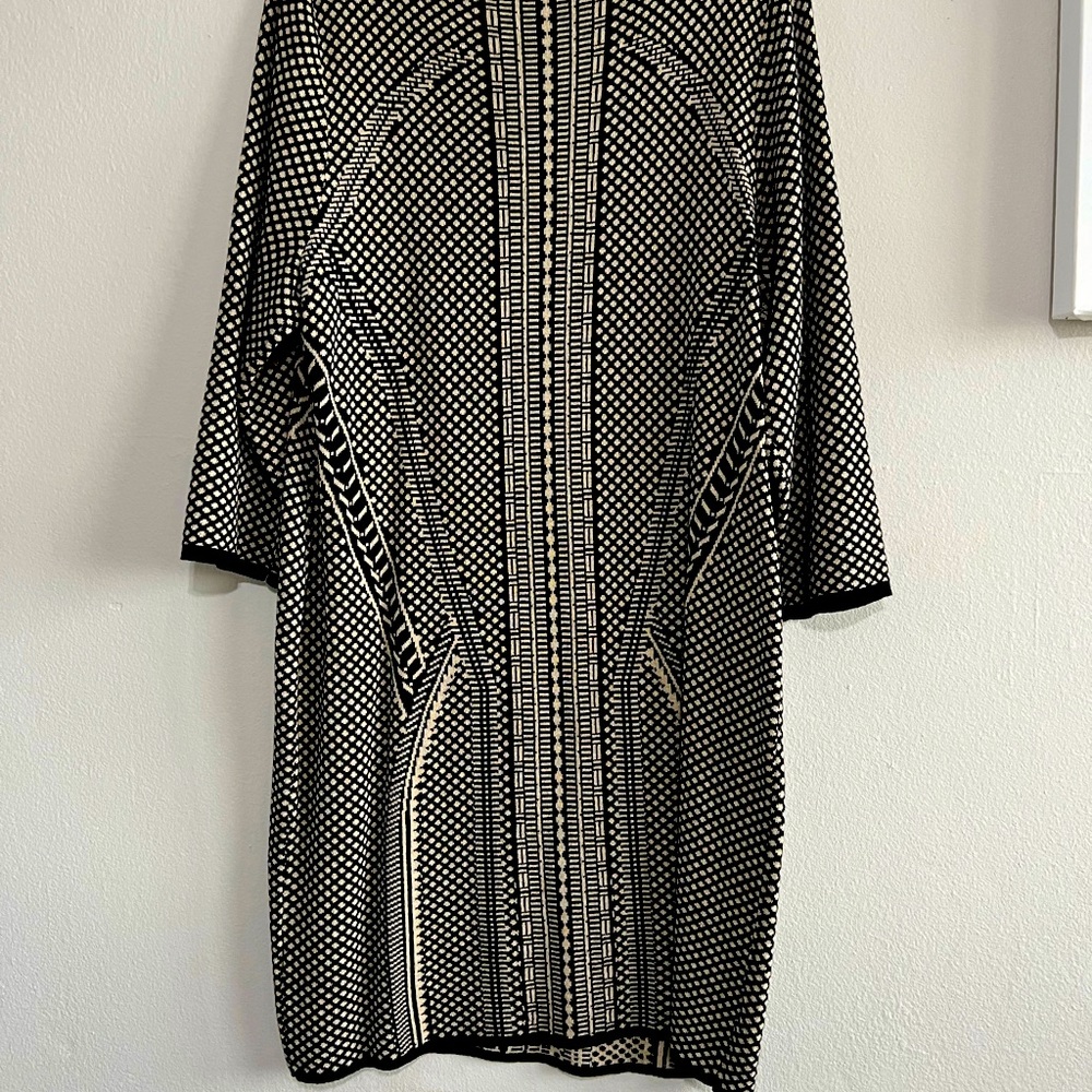Gorgeous beige and black dress for your curves!